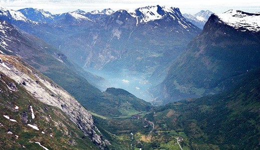 Eksempel på forurensing i Geiranger fra cruisenæringen. 