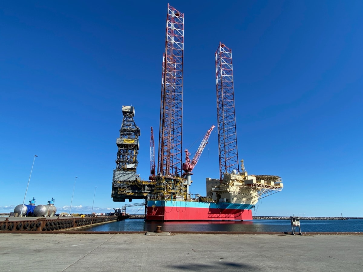 The jack-up rig Noble Invincible