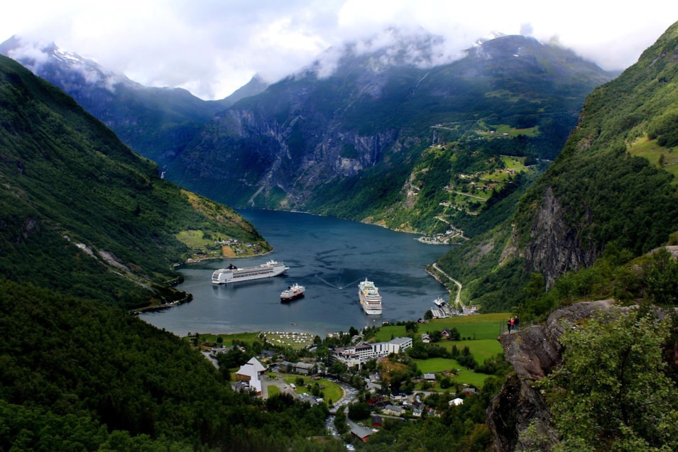 Geirangerfjorden og cruiseskip